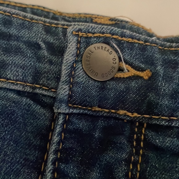 Universal Threads Denim Skirt with frayed edge - Picture 2 of 5